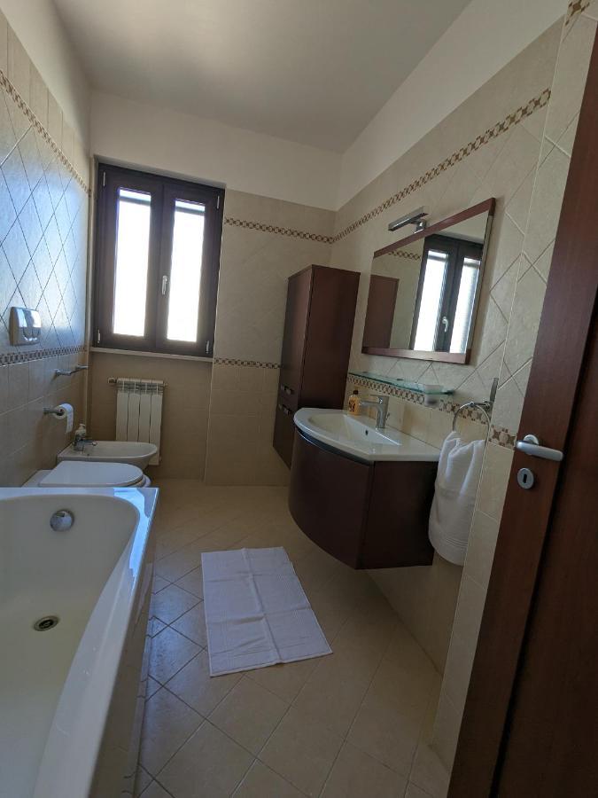 טאראנטו La Casa Dei Due Mari - Large Apartment With Parking מראה חיצוני תמונה