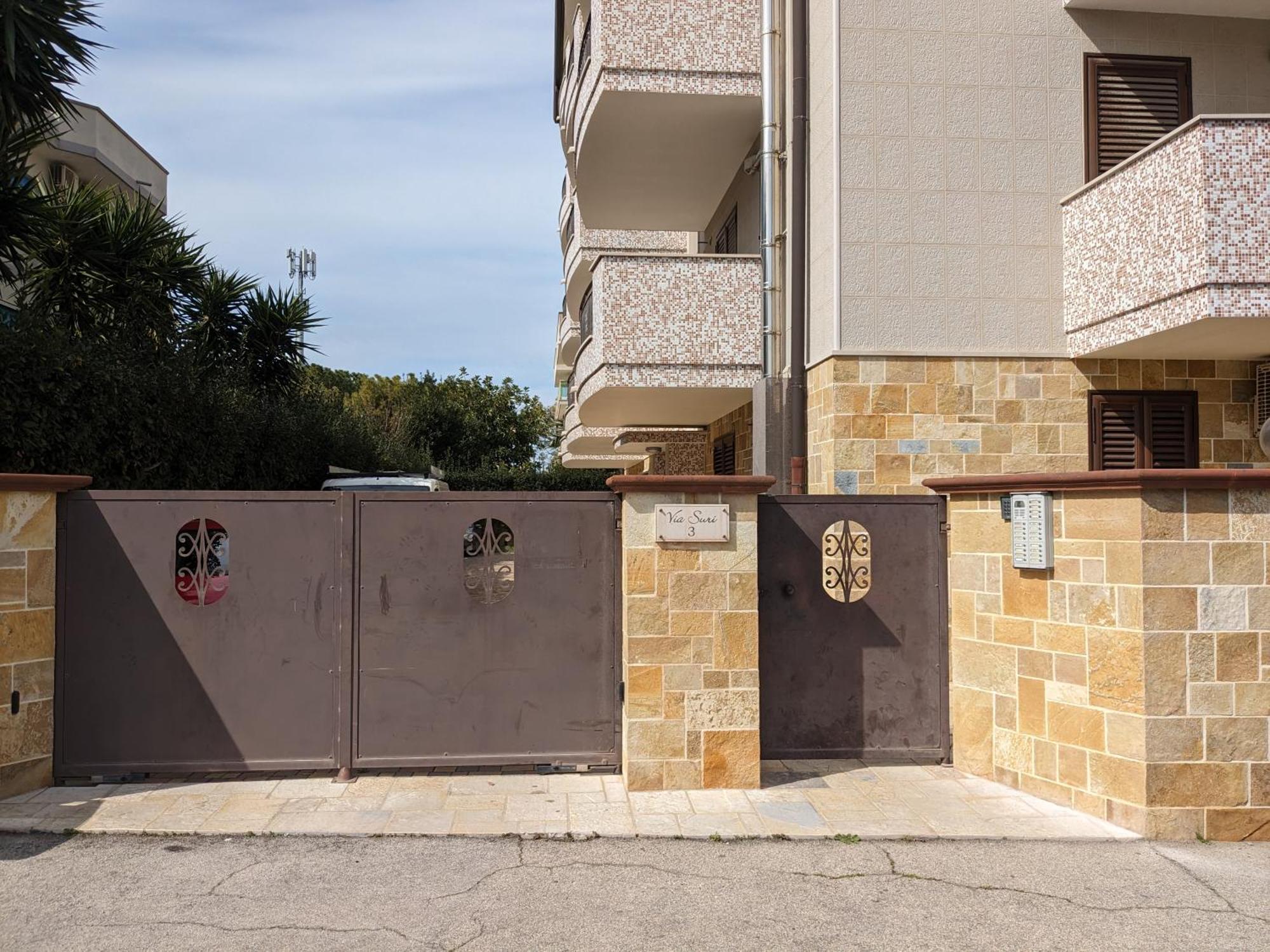 טאראנטו La Casa Dei Due Mari - Large Apartment With Parking מראה חיצוני תמונה